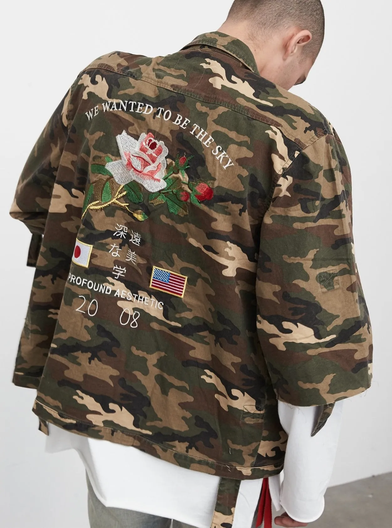 Three-Quarter Raw Sleeve Military Rose Parka in Woodland Camo