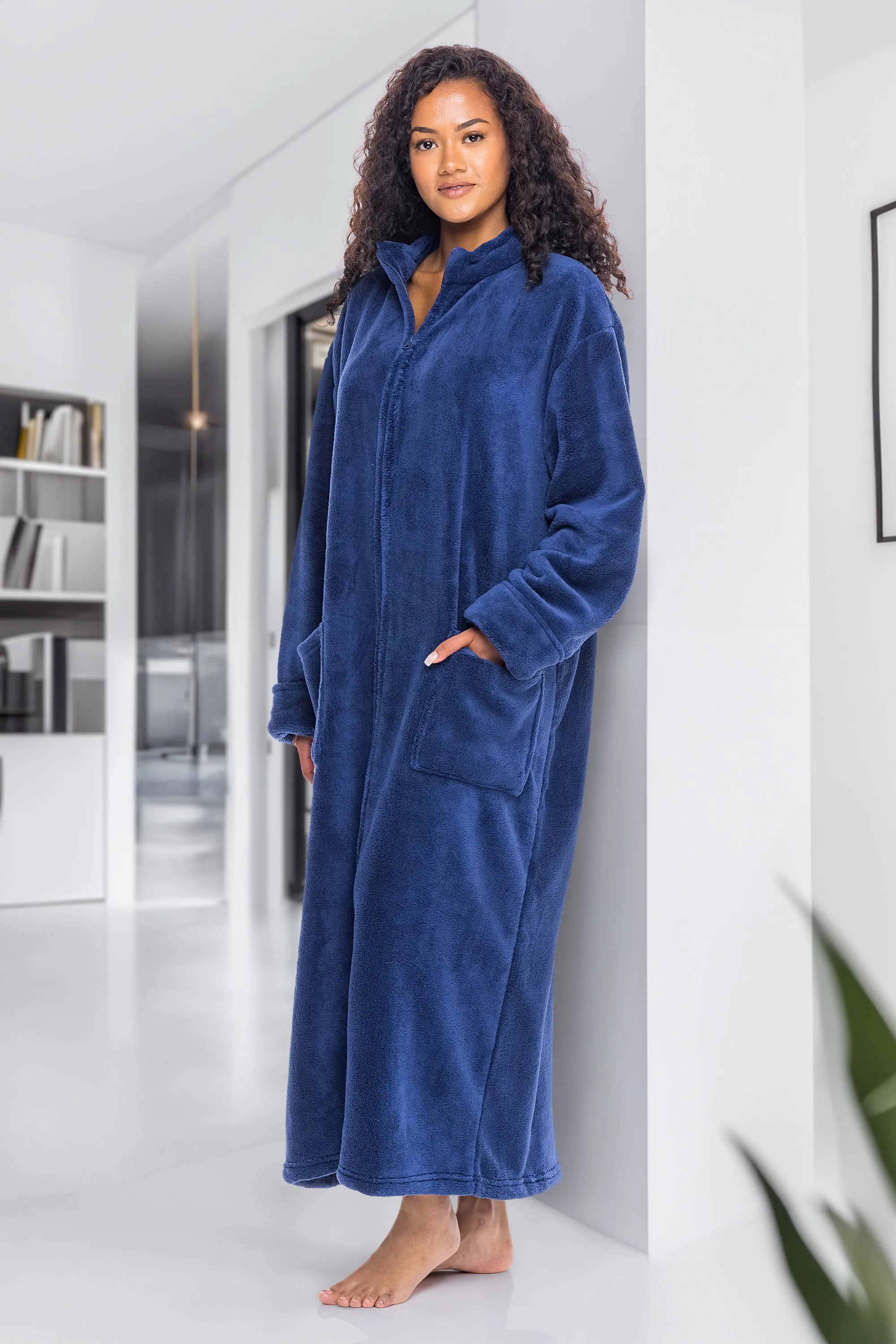 Women's Zip Up Plush Robe, Oversized Bathrobe with Two Way Zipper